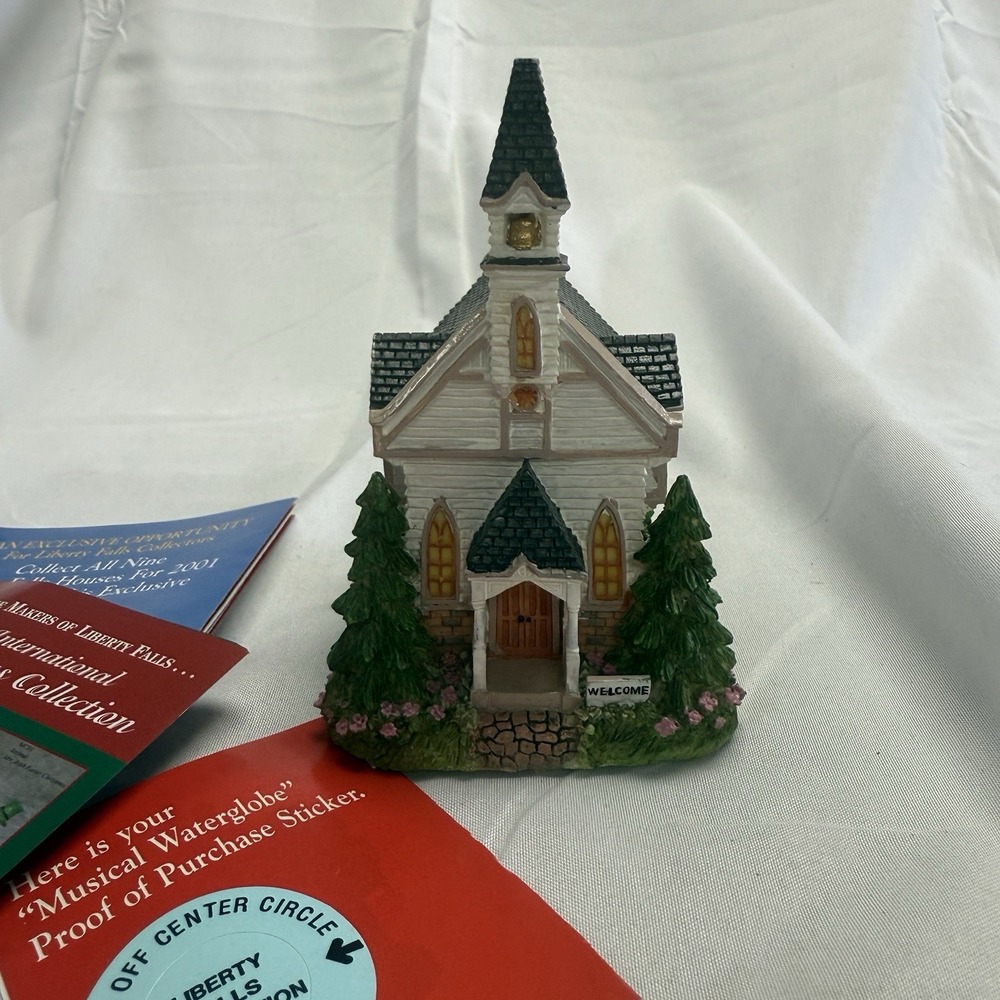 Liberty Falls First Evangelical Church AH235‎ NEW Box Christmas Village 2001